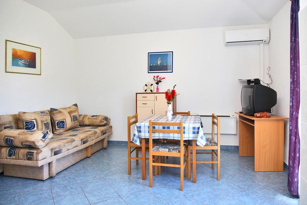סרסר Villa Marijana מראה חיצוני תמונה