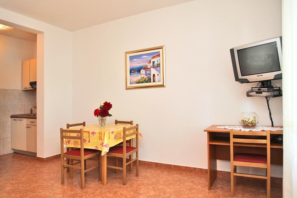 סרסר Villa Marijana מראה חיצוני תמונה