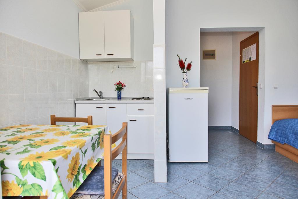 סרסר Villa Marijana מראה חיצוני תמונה